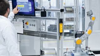 Das Unternehmen Pilz ist bekannt für Automatisierungslösungen, die Maschinen und Anlagen schützen. Sie gewähren nur autorisiertem Personal Zugang und verhindern eine Manipulation von außen. (Pilz)