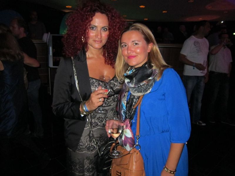 (v. l.) Besa Agaj, IT-BUSINESS, mit Aline Gauthier, Samsung (Bild: IT-BUSINESS)