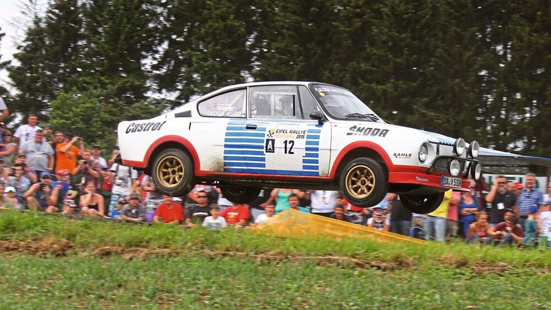Vorläufer des 130 LR war der 130 RS. Ein solches Exemplar wie dieser 1976 gebaute Wagen ist regelmäßig auf diversen Klassik-Events vertreten. Dieser Typ galt als „Porsche des Ostens“. (Bild: WOLFF-SPORTPRESS)