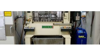 Liebevoll „Benjamin“ getauft, da speziell für TE in einem besonders kleinen Format gebaut, damit er in die Einhausung der Stanzautomaten passt, sorgt die Raziol-Präzisionsdosiereinheit dafür, dass so viel Öl wie nötig, aber so wenig wie möglich aufgetragen wird. (TE Connectivity)