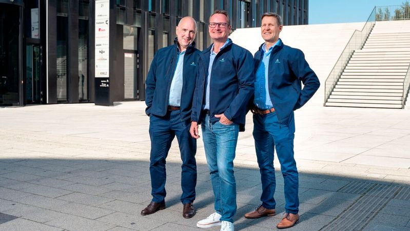 Die Gründer von 1A Motorbid: (von li.) Thomas von Estorff, Marc Berger und Sven Quambusch.(Bild:  1A Motorbid Group)