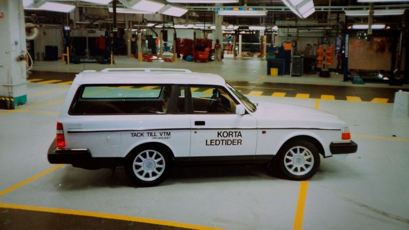 Einzigartig: Als allerletzter Volvo 240 rollte 1993 eine kürzere Version des Kombis vom Band, als Dankeschön für das Engagement der Belegschaft.  (Bild: Volvo)