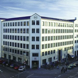 Die Konzernzentrale der Merz Pharma GmbH & Co. KGaA im Nordend in Frankfurt. Das Unternehmen hat sein in der Merz Dental gebündeltes Zahntechnikgeschäft an die japanische Shofu Inc. abgegeben.
