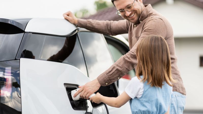 Vehicle-to-Home (V2H) hat das Potenzial, private Energiesysteme spürbar effizienter zu machen.(Bild:)