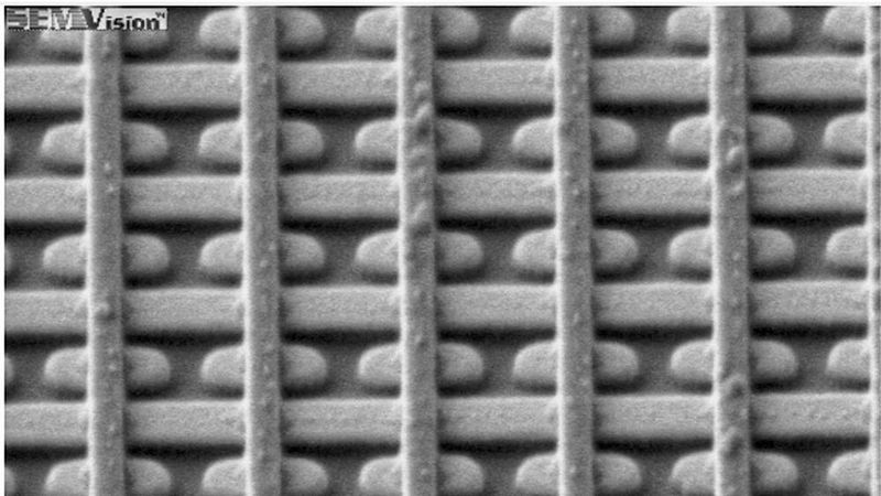 SEM image: High-density electrode array with 128 nm dots.(Image: imec)