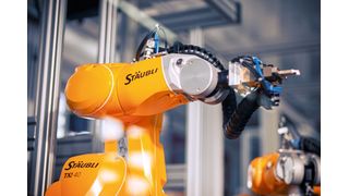 Die Stäubli Sechsachser TX2-40 sind aufgrund ihrer kompakten Bauweise, ihrer Präzision sowie ihrer Dynamik erste Wahl für den Einsatz auf den mobilen Modulen.
 (Bild: Stäubli)