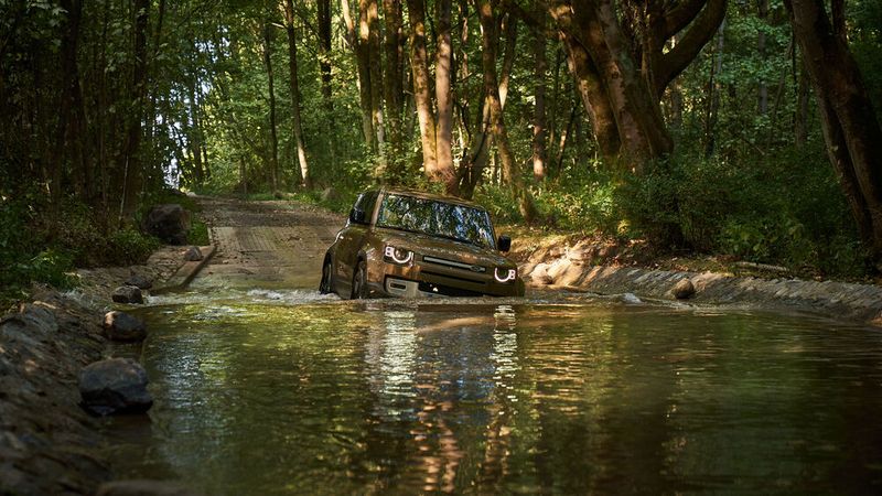 Die Besucher können dort die Land-Rover-Modelle auf Herz und Nieren testen. (Bild: Torsten Klinkow)