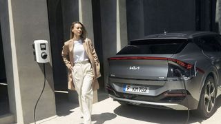 In Deutschland gibt es derzeit rund 80.000 öffentlich zugängliche Ladepunkte. (Bild: Kia)