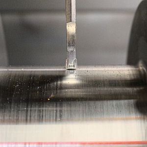 Die Whisperline-Technologie ermöglicht höhere Schnittparameter, beste Oberflächengüten und längere Standzeit.(Bild:  Iscar)