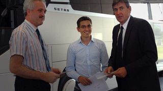 V.l.n.r.: Prof. Dr.-Ing. Thomas Walter (Hochschule Ulm), Dipl.-Ing. (FH) Tino Kühn und Dipl.-Ing. Ulrich Altstetter, (Wieland-Werke)-  Bild: Hochschule Ulm (Archiv: Vogel Business Media)