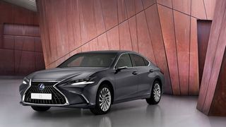 Die Toyota-Edel-Tochter Lexus erfreut die Limousinen-Fans mit dem überarbeiteten ES.  (Bild: Lexus)