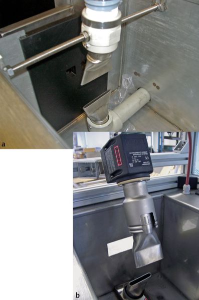 Bild 3: Beidseitiges Vortrocknen (a) und Haupttrocknen (b) nach dem Spülen. Das Vortrocknen geschieht mit gefilterter unbeheizter, das Haupttrocknen mit auf 200 °C aufgeheizter Luft. (Archiv: Vogel Business Media)