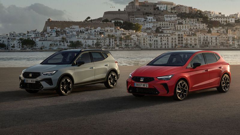 Je nach Blickwinkel und Lichteinstrahlung muss man genau hinsehen, ob man einen Ibiza oder Arona vor sich hat. (Bild: Seat)