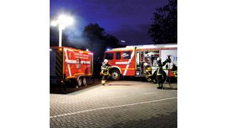 Relais für die sichere Energieversorgung: Polyma Energiesysteme liefert unter anderem mobile Stromerzeuger – teilweise in Kombination mit Flutlichtmasten –, die etwa bei Feuerwehreinsätzen zum Einsatz kommen. Eingesetzt werden Relais von Finder. (Polyma)