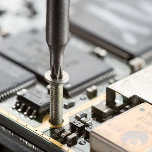 Auch bei Applikationen im Elektronikbereich ist die frühzeitige Optimierung der Schraubenverbindungen von großer Bedeutung.
