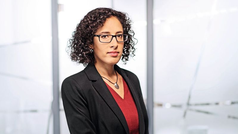 Arwa Oeljeklaus wird zum 1. Januar 2021 Leiterin der Skoda-Aktivitäten in Nordafrika. Zuletzt leitete sie den Bereich Business Development & Customer Relationship Management bei dem tschechischen Hersteller.(Bild:  Skoda)