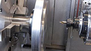 Bild 1: Das Kraftspannfutter mit 500 mm Durchmesser sorgt für einen schnellen und einfachen Backen- und Spannzeugwechsel. (Bild: Röhm)