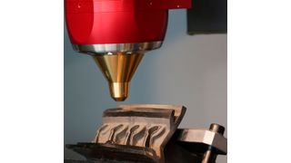 Schleifen, Fräsen und Laserauftragsschweißen: die Mill Grind von Elb-Schliff vereint drei Arbeitsschritte in einer Maschine. (Elb Schliff)