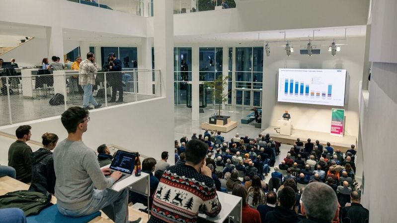 Das Colloquium Fundamentale des KIT steht im Wintersemester 2026/27 ganz im Zeichen der gerechten Medizin von morgen.(©  Felix Grünschloss)