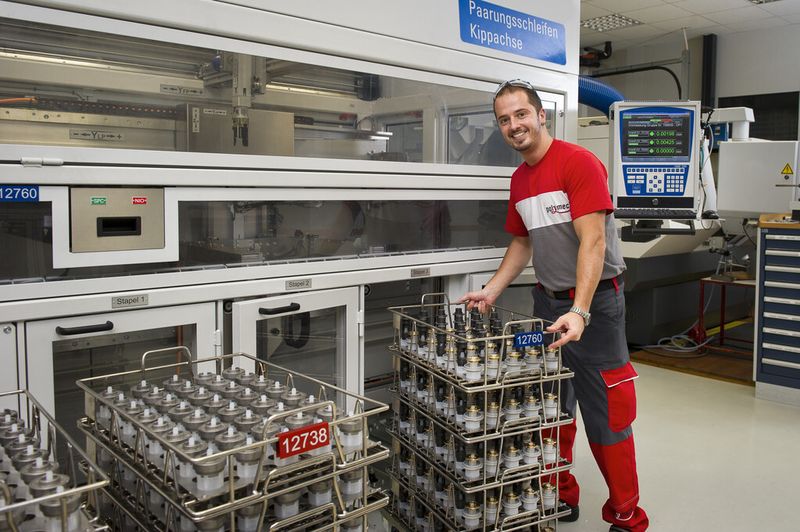 Das Vorschlagswesen der Polymeca fördert das aktive Mitdenken der Mitarbeiter. Zu neuen Lösungen führen jährlich 50 bis 60 Vorschläge, die honoriert werden. Das motiviert natürlich. (Thomas Entzeroth)