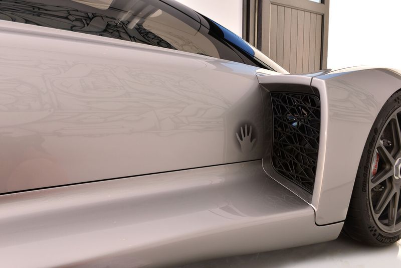Mit einem 3D-Drucker werden die verschiedenen Eck- und Trägerteile des Chassis gedruckt. (Bild: Divergent Microfactories)