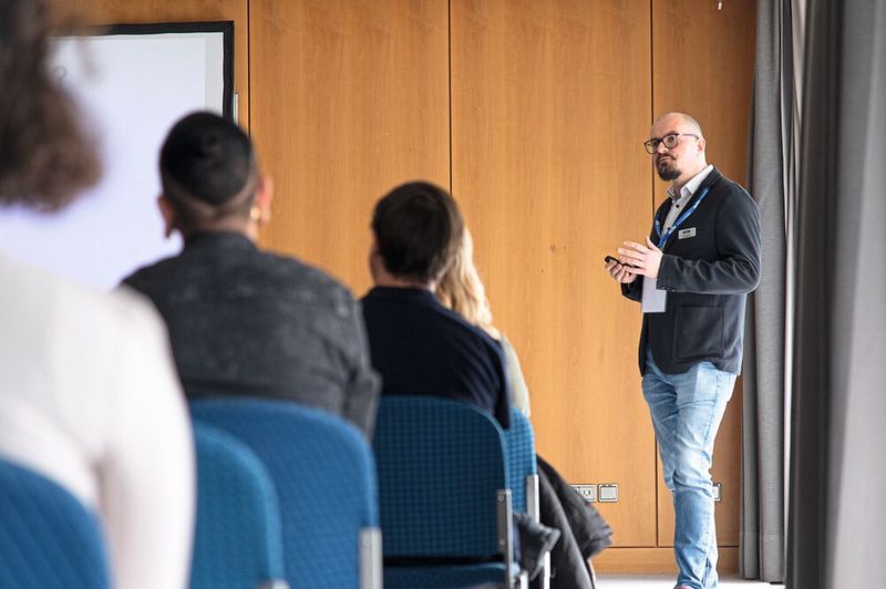 Für das geistige Futter sorgen die Fachvorträge, in Frankfurt 45 an der Zahl.   Mehr Infos zu den kommenden LAB-SUPPLY-Messen finden Sie auf www.lab-supply.info (Bild: Stefan Stark)