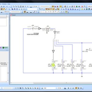 Stromlaufplan mit aktiver Lampe, Anzeige des Stromflusses, der Stromstärke und den Spannungen.