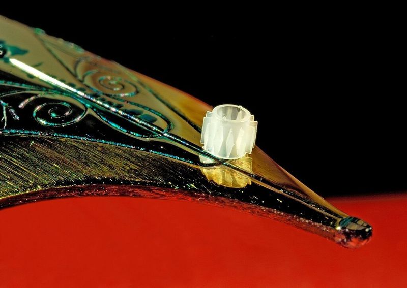 Zurück zum Thema Miniaturisierung: Dies ist ein Führungselement für Stents, die in der minimal-invasiven Chirurgie eingesetzt werden. (Bild: BCR)