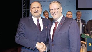 Der noch amtierende und der künftige Präsident des Zentralsverbands des Deutschen Handwerks (ZDH): Jörg Dittrich (r.) löst zum 1. Januar Hans Peter Wollseifer ab. (Bild: ZDH/Sascha Schneider)
