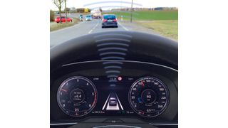 Radarsensoren gehören zu den sicherheitskritischen Funktionen in einem Fahrzeug. Wir zeigen ein Beispiel, wie sich große Stückzahlen kalibrieren lassen. (Engmatec)