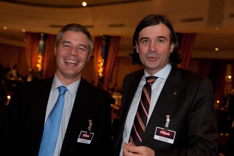 Dr. Gunter Schunk (Vogel Business Media) mit Hermann Scherer (Archiv: Vogel Business Media)