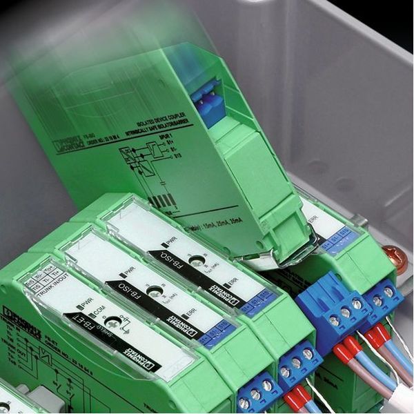 Fig. 1: Modular fieldbus infrastructure for Foundation Fieldbus FF-H1 or Profibus PA  (Picture: Phoenix Contact)