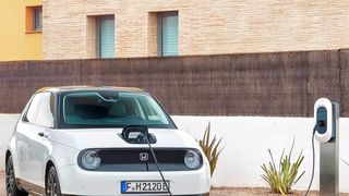 Honda bietet den E in zwei Varianten an. (Bild: Honda)