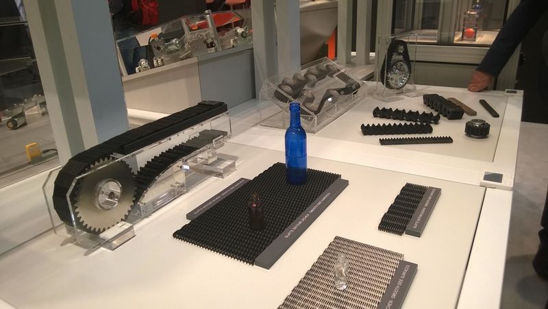 Aventics hat neben Pneumatikkomponenten auch Antriebs- und Transportzahnketten für anspruchsvolle Aufgaben im Portfolio. (Bild: D. Quitter, konstruktionspraxis)