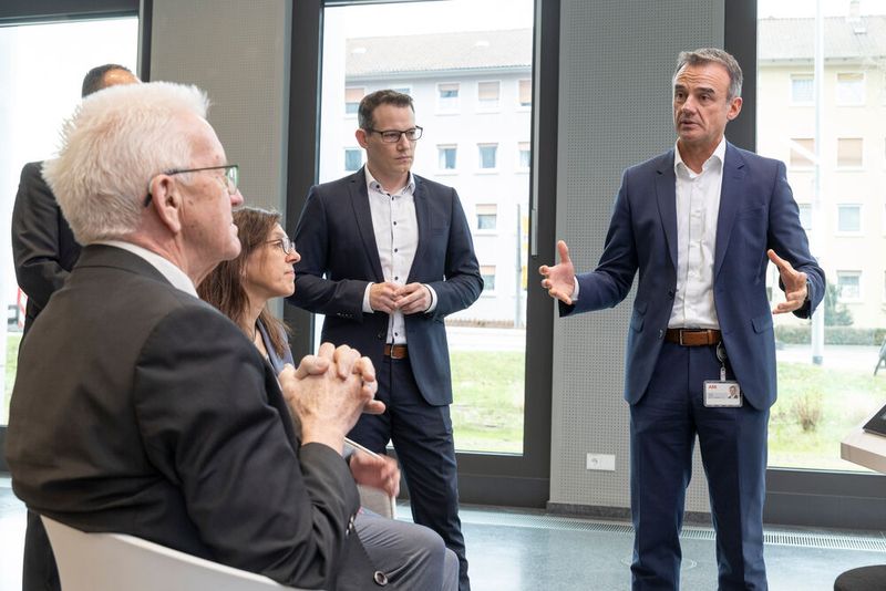 Der Geschäftsbereich Antriebstechnik stellte seinen Beitrag zur Energieeffizienz und Digitalisierung durch Hocheffizienzmotoren und Frequenzumrichter vor. (Bild: Luca Siermann/ABB)