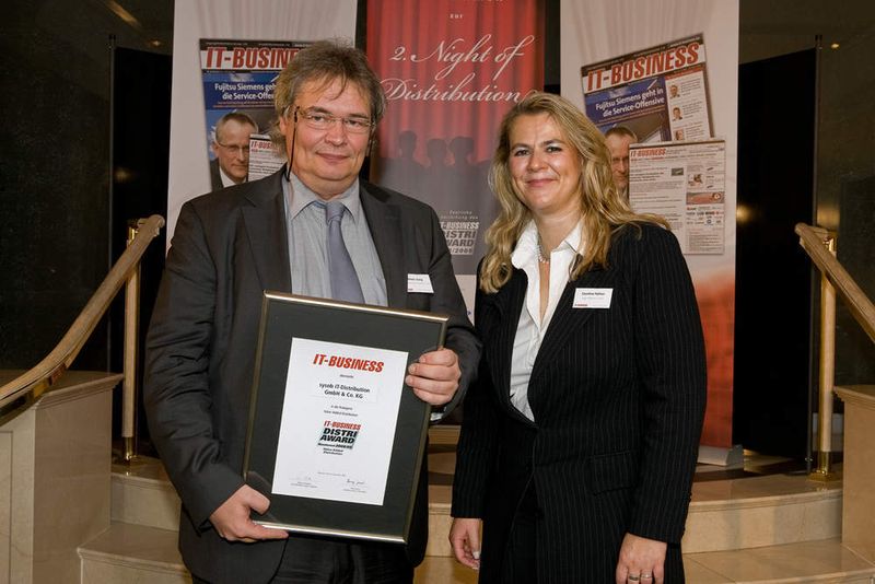 Andreas Jung von Sysob nahm den Nominated-Award in der Kategorie Value Added Distribution entgegen. (Archiv: Vogel Business Media)