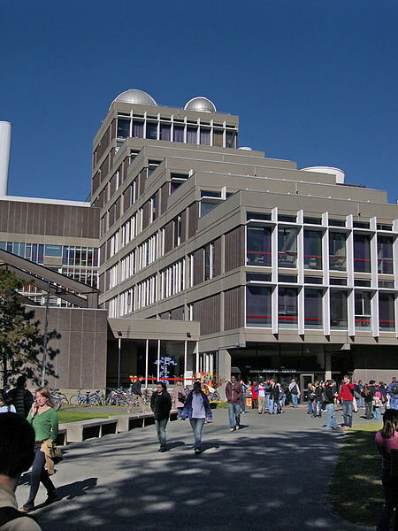  Havard's Science Center once again takes the lead among the global universities... (Picture: Wikipedia)
