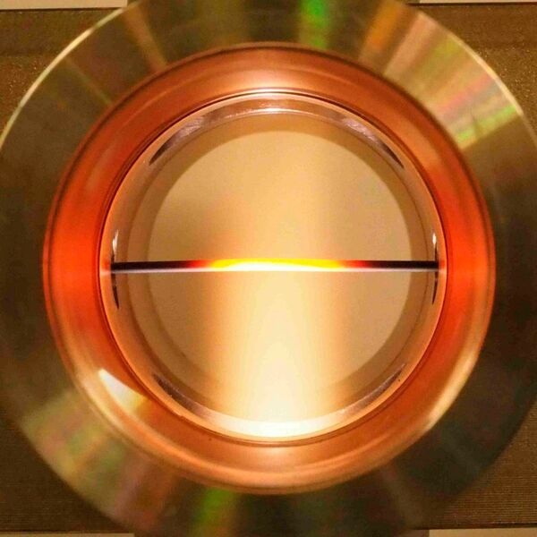 Test reactor for ceramic capillary membranes in a microwave plasma. (IGVP, Universität Stuttgart)