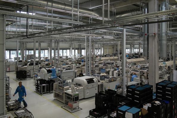 In der neuen Halle L werden Schaltschränke, branchenspezifische Produkte und kundenspezifische Systeme für die Automatisierungstechnik entwickelt und gefertigt. (Siemens Industry)