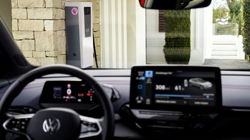 Die Bundesnetzagentur will E-Fahrzeuge an den Strommarkt bringen.(Bild:  Volkswagen)