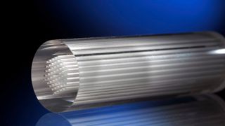 Im Projekt „LAR3S“ arbeiten Institute der Fraunhofer- und der Max-Planck-Gesellschaft gemeinsam an Verfahren zur geometriefreieren Herstellung von Vorformen für Hohlstruktufasern. Lesen Sie hier, was die Ziele sind. (Bild: Fraunhofer-ILT)