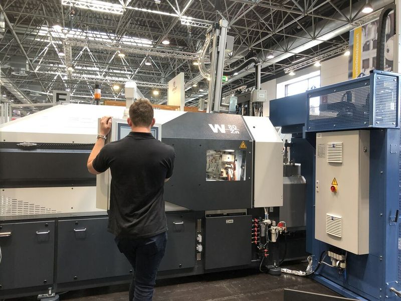 Am Stand von Oskar Frech konnten Besucher den Zinkdruckguss hautnah miterleben. (Bild: Vogel Communications Group/Juliana Pfeiffer)