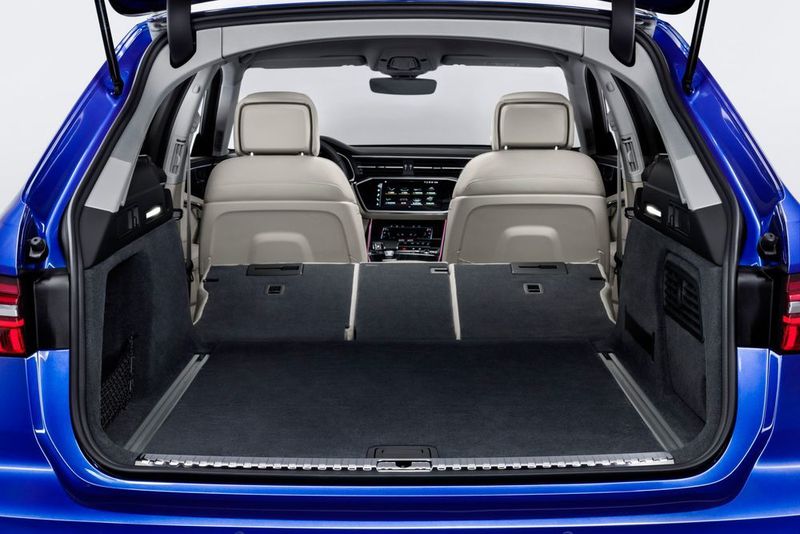 Bis zu 1.680 Liter gehen in das Heck des Audi A6 Avant. (Audi)