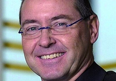 Markus Schnyder, Geschäftsführer Mikron Tool SA Agno: „Innenkühlung ermöglicht Bohrtiefen, die bis vor kurzem undenkbar waren. Ab 0,85 mm Durchmesser werden sogar Tiefen bis 15 × D erreicht.“  Bild: Mikron (Archiv: Vogel Business Media)