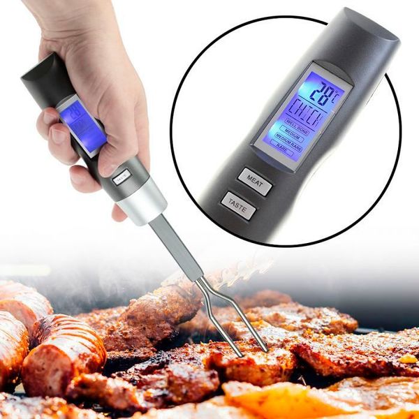 Wie darf das Steak zum Vatertag denn sein? Ab jetzt gart das Fleisch immer auf den Punkt genau. Und zwar ganz ohne Kochausbildung, dafür mit dieser elektronischen Grillgabel! Monsterzeug bietet die Grillgabeln für 12,95 Euro an. (Monsterzeug.de)