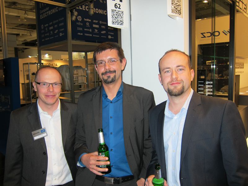 (v. l.) Alex Kaufinger, WD, mit Bogdan Kruszewski und Sascha Morbitzer, bluechip (Bild: IT-BUSINESS)