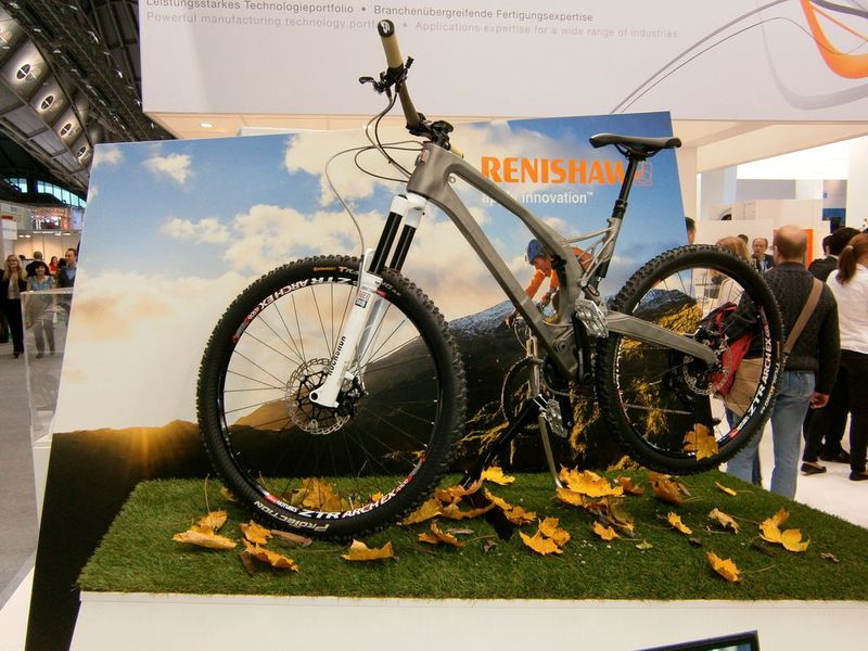 Impressionen von der formnext 2015 - powered by tct...bereits am ersten Tag bevölkerten ettliche Besucher die Halle 3.1 in Frankfurts Messeareal. (Bild: Königsreuther)