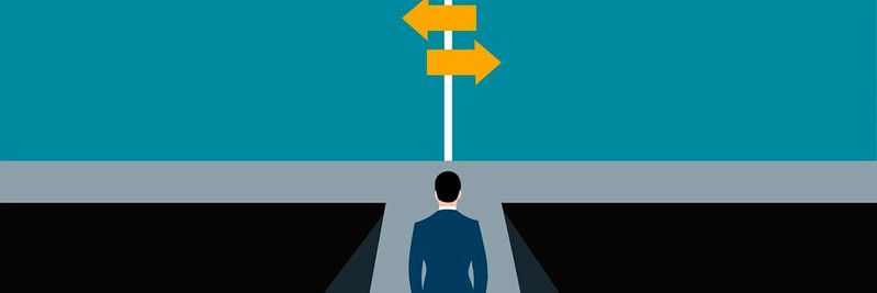 Vorteile auf der einen, Herausforderungen auf der anderen Seite: Open Source Software kann gerade KMU zunächst finanziell entlasten, anschließend aber auch mit Hürden bei der Einführung und Verwaltung konfrontieren.(Bild:  frei lizenziert /  Pixabay)