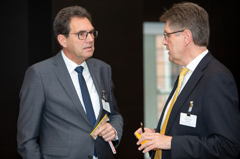 … ebenso wie BMI-Staatssekretär Klaus Vitt (r.) und der Staatssekretär im Finanzministerium von Sachsen-Anhalt, Rüdiger Malter (Gaby Ahnert – Eventfotograf)