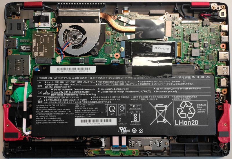 Das Innenleben des Lifebook U9311X: Zwischen dem auswechselbaren Akku und dem Intel-Prozessor ist die M.2-SSD montiert. (Vogel IT-Medien)